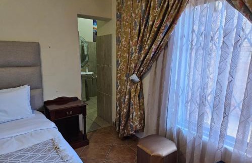 Bluewater Bay House | Relax at AMM Guesthouse with Oceanfront Amenities