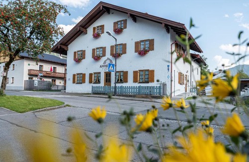 Oberammergau House | Oceanfront Ammergau Lodge: Guest Rated 9.4/10 and Family-Friendly