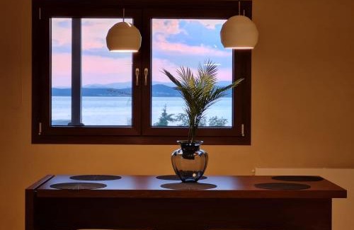 Ouranoupoli Villa | Inviting Ammos ikia: 4-Star Retreat with Hot Tub & Family Fun