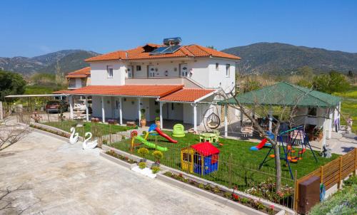 Sikia Hotel | Beachfront Retreat: Amo el mar – Rated 9/10, Family-Friendly