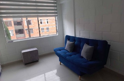Itagui Apartment | Stylish Amoblado Itaguí: Perfect for Families in Fashion Hub