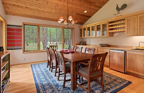 Black Butte Ranch House | Escape to Nature: Private Hot Tub & Pet-Friendly Retreat