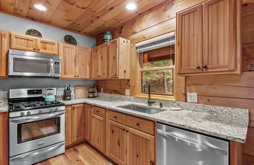Vilas Cabin | Secluded Valle Crucis Cabin: Hot Tub, Pool Table & More