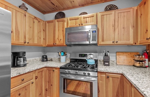 Vilas Cabin | Secluded Valle Crucis Cabin: Hot Tub, Pool Table & More