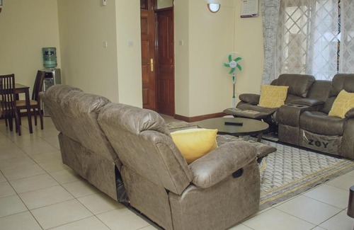 Kisumu Apartment | Inviting Amor Apartment: Family-Friendly with Hot Tub Access