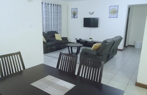 Kisumu Apartment | Inviting Amor Apartment: Family-Friendly with Hot Tub Access