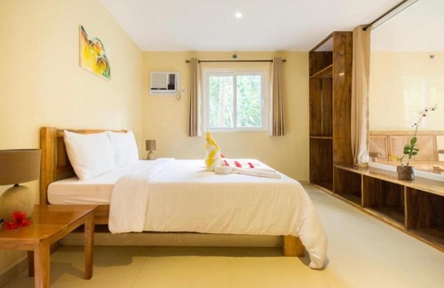 Balabag Apartment | Relaxing Amor Deluxe Suite with Pool Access - Hidden Paradise