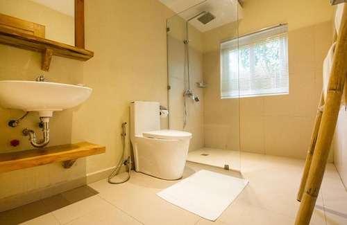 Balabag Apartment | Relaxing Amor Deluxe Suite with Pool Access - Hidden Paradise