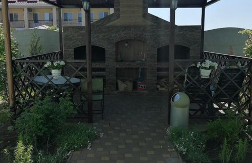 Zaporiz'ka oblast House | Discover Amore MIO: Pet-Friendly Retreat with Breakfast