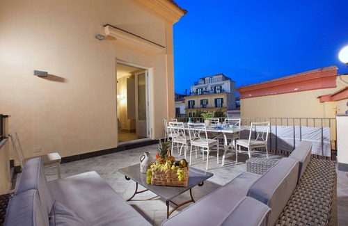 Sorrento City Centre Apartment | Elegant Appartamento Terrazza Tasso with Spa & Hot Tub