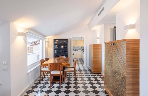 Sorrento City Centre Apartment | AMORE RENTALS - Apartment The Roof with Terrace and Sea View