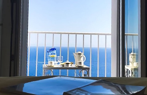 Laurito House | AMORE RENTALS - Casa Cami with Sea View and Solarium