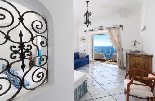 Arienzo Villa | Elegant Villa Le Sirene with Pool and Oceanfront Views
