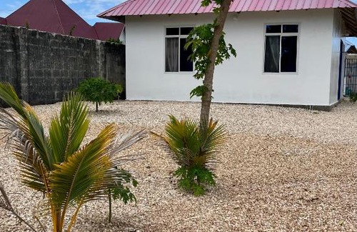 Kendwa Bed & Breakfast | Discover Amos House: Pet & Child-Friendly Getaway