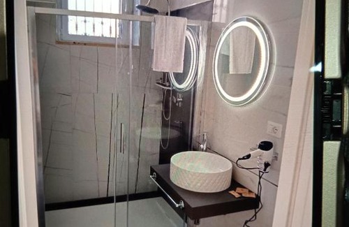 Civitavecchia House | Amos Port-Suite: Family-Friendly Stay with Hot Tub Access