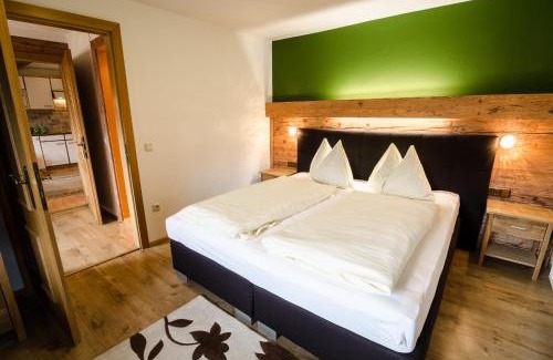 Dorfgastein Apartment | Relax at Amosergut: Family-Friendly with Pool & Hot Tub