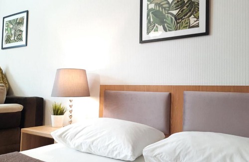 Murom Hotel | Budget-Friendly AMOSOV: Guest Rated 10/10 with Breakfast