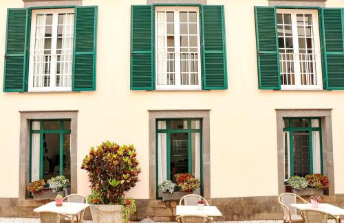 Machico Hotel | Amparo: Family-Friendly Stay with Breakfast & Great Reviews