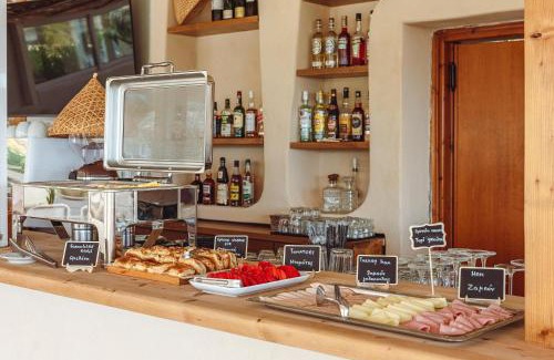 Haniotis Apartment | Pet-Friendly Ampelia Hotel Kassandra with Ocean Views