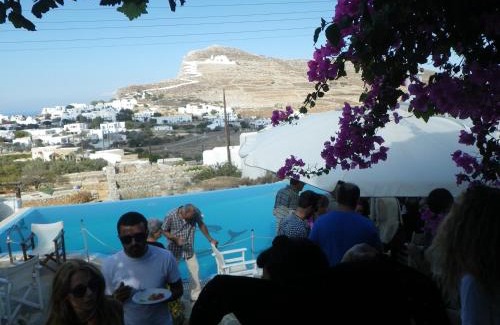 Chora Folegandros Hotel | Pet-Friendly Ampelos Hotel with Pool & Top Guest Rating 9.8