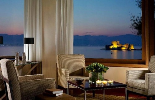 Nafplio Hotel | Seaside Getaway: Amphitryon Hotel in Nafplion Awaits