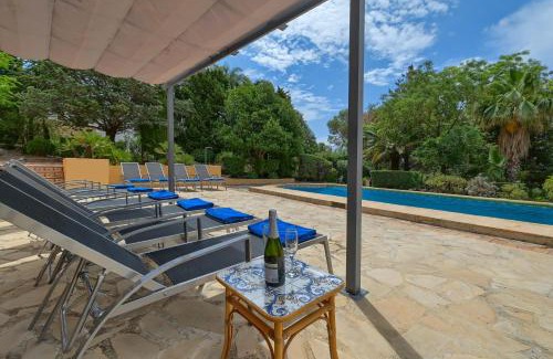 Montgo de Toscamar House | Amphora: Family-Friendly Retreat with Inviting Pool