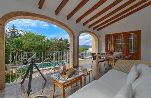 Montgo de Toscamar House | Amphora: Family-Friendly Retreat with Inviting Pool