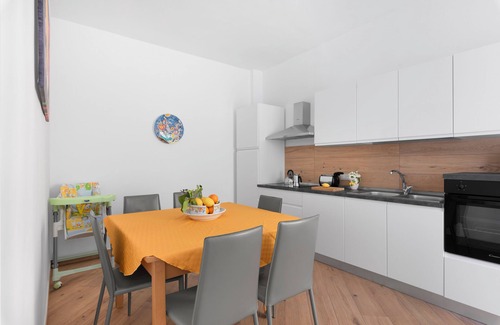 Sorrento City Centre Apartment | Central Sorrento Apartment with Top Amenities & Perfect Score