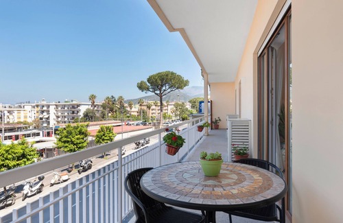 Sorrento City Centre Apartment | Central Sorrento Apartment with Top Amenities & Perfect Score