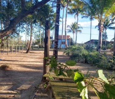 Caravelas House | Spacious Family Retreat in Waterfront Community