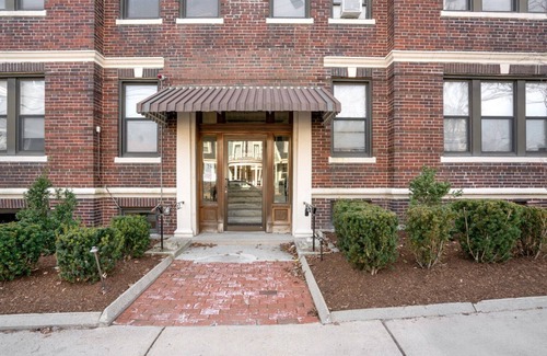 Brighton Apartment | Family-Friendly 2BR Allston Apartment with Convenient Amenities