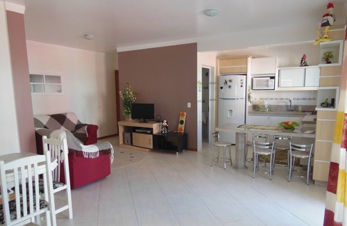 Ingleses Norte Apartment | Beachside Apartment with Game Room and Ocean Views