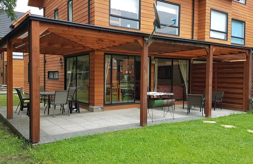 Pucon House | Spacious Casa with Pool and Kitchen for Family Getaways
