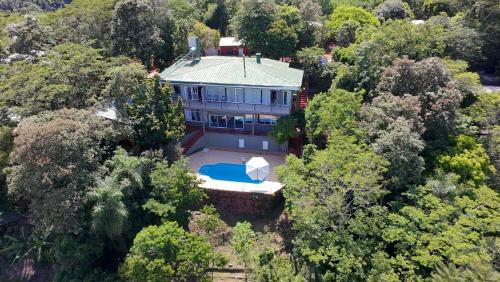 Puerto Iguazu House | Amplia Casa Privada con Vistas Increíbles al Río
