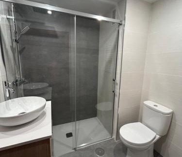 Las Campas y San Claudio Apartment | Spacious Accommodation in Oviedo - Guest Rated 9.5/10
