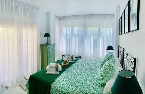 Beiro Apartment | Amplio Apartamento a un Minuto de la Estación de AVE de Granada