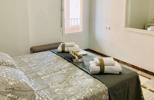 Beiro Apartment | Amplio Apartamento a un Minuto de la Estación de AVE de Granada