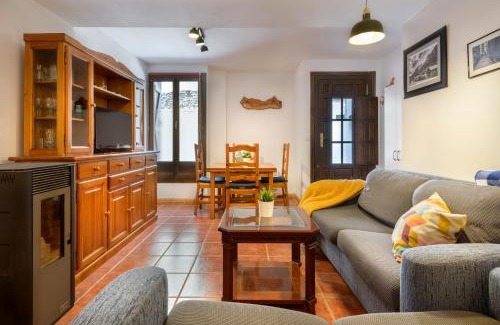 Canfranc Apartment | Spacious Mountain Apartment with Terrace & Family-Friendly WiFi