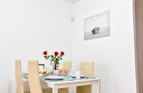 La Algaba Apartment | Spacious Hotel with Pool and Parking Near Sevilla