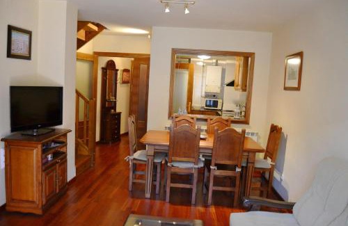 Puigcerda Apartment | Family-Friendly Duplex in Puigcerdà - Ideal for Relaxation