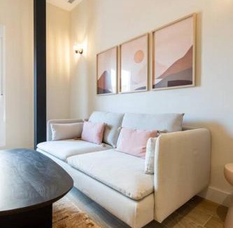 Almenara Apartment | Comfortable Apartment Near Plaza Castilla – 8/10 Guest Rated
