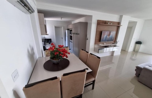 Castelo Branco Apartment | Comfortable Ocean View Apartment in Meia Praia, Itapema