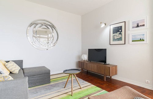 Imaculado Coracao de Maria Apartment | Modern Getaway Near City Center: Quinta Deão I Awaits