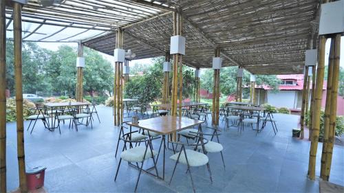 Talala Hotel | Discover Amraness Resort: Pet-Friendly Escape in Sasan Gir