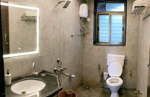 Nashik Villa | Unwind at Amrapali Villa with Pool & Pet-Friendly Perks