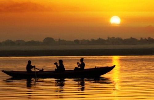 Varanasi Resort | Relax at Amritara Suryauday Haveli - 4-Star Family Retreat