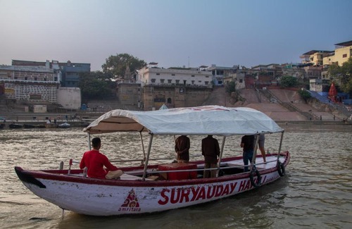 Varanasi Resort | Relax at Amritara Suryauday Haveli - 4-Star Family Retreat