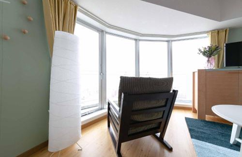 Chuo-ku Apartment | AMS TOWER2908: Highly Rated with Hot Tub & Family Amenities