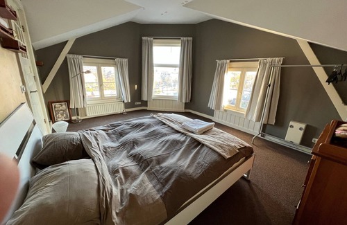 Oude Pijp Apartment | Amstel riverside Apartment