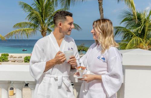 Oranjestad-West Resort | Cozy Amsterdam Manor Beach Resort with Oceanfront Views
